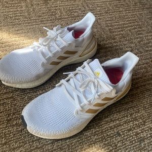 women's Adidas ultraboost US 9